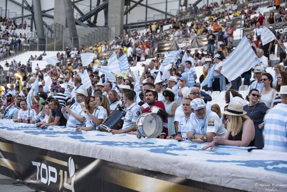 Belle fête dans les tribunes du stade Vélodrome de Marseille