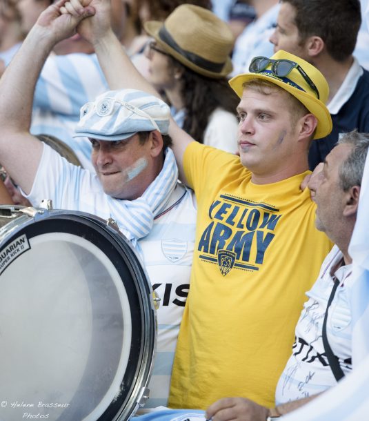 Belle fête dans les tribunes du stade Vélodrome de Marseille