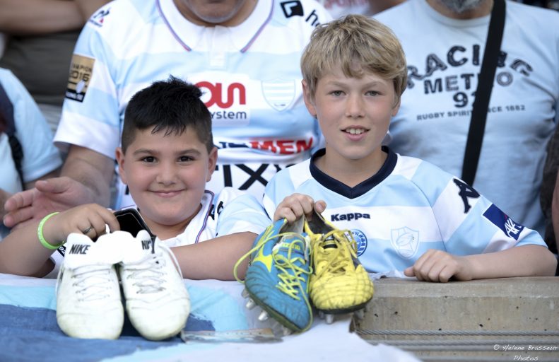 Belle fête dans les tribunes du stade Vélodrome de Marseille