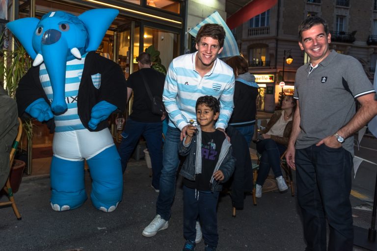 Xavier avec un jeune supporter Ciel &amp; Blanc.