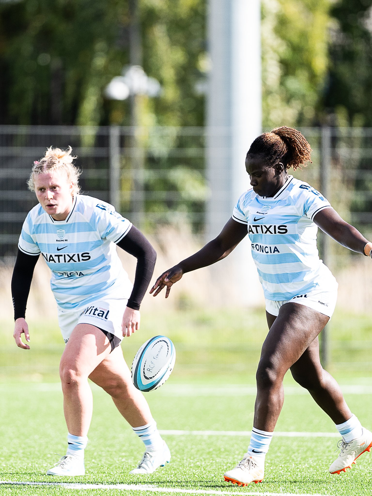 Joueuses féminines du Racing 92 sur le terrain