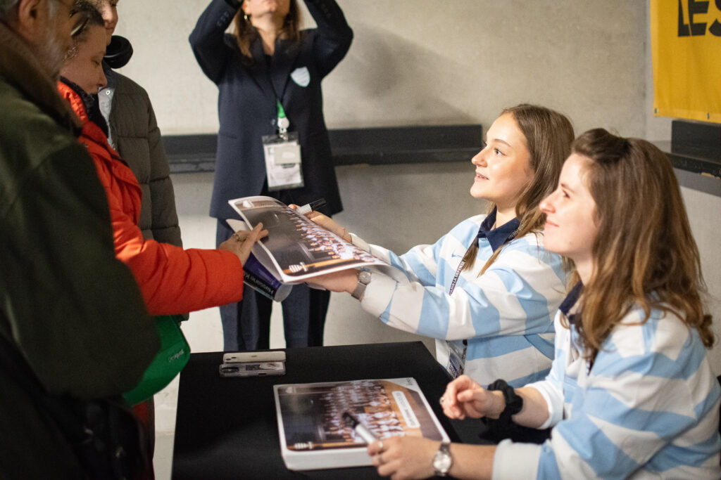 opération pièces jaunes avec foncia à paris la défense arena lors du match de rugby racing 92 usap